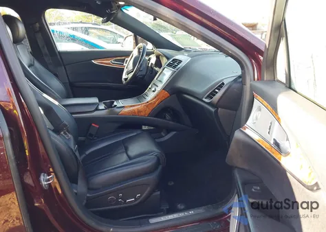 2019 Lincoln Nautilus Reserve z USA, uszkodzony, nr VIN 2LMPJ8LP3KBL56902